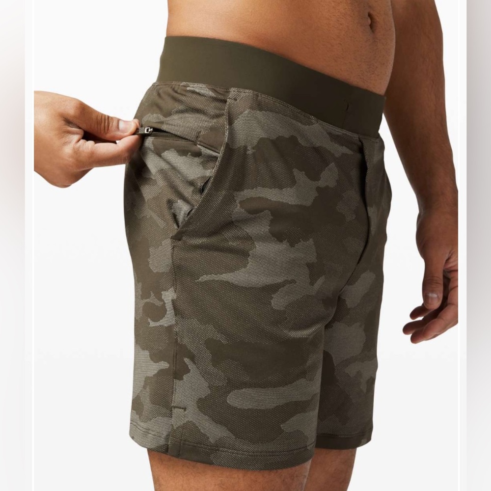 Lululemon Men’s T.H.E. Short 9" Linerless Mesh Camo Max Dark Olive S EUC